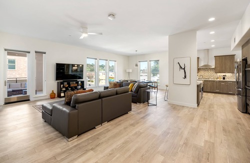 Atascadero Apartamento | Brand New Luxury Loft- Downtown Atascadero