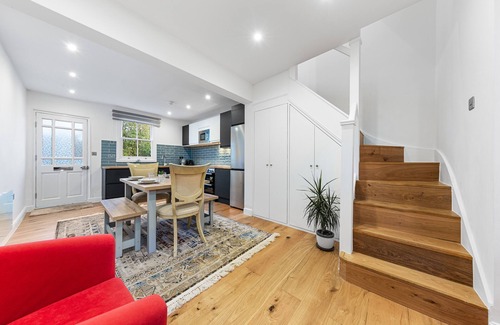Barnet Casa | Brand New Modern 2 Bedroom House in Barnet, London
