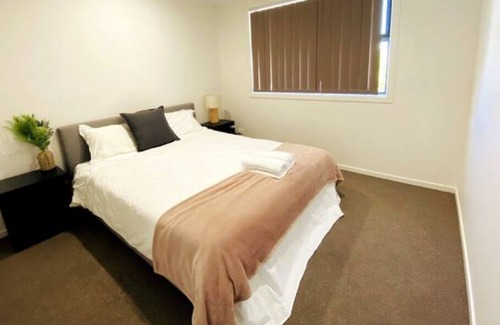 Kellyville Casa | Brand New Modern 4 BrHouse closed to lake