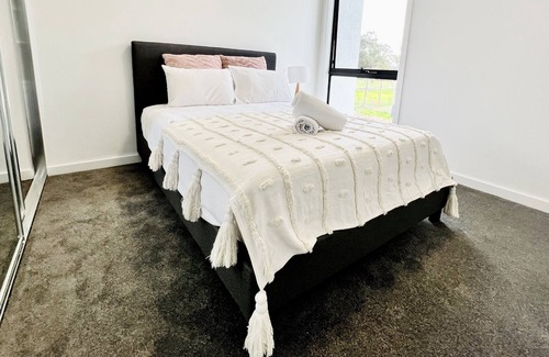 Austral Casa | Brand New Modern 4 Br Home in Austral