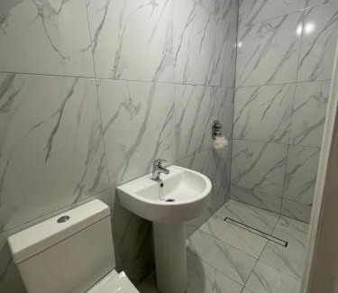 Dormers Wells Apartamento | Brand New Modern Flat