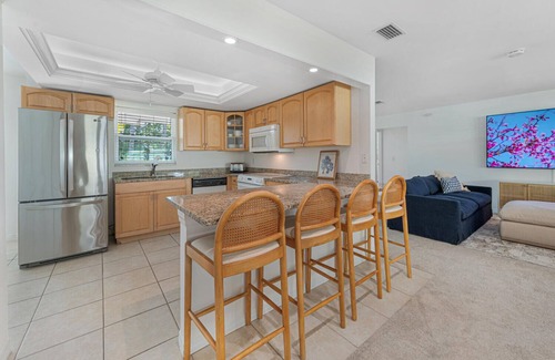 Moorings Villa | Brand New Moorings Beach Villa just minutes to the Beach and Downtown Naples