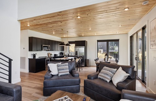 Sevierville Apartamento | Brand New Private Pool Theater Game Room