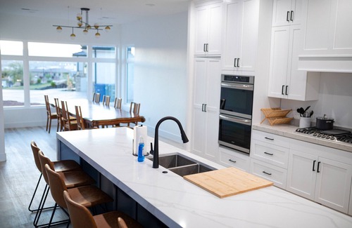 Washington Casa | Brand New Private Villa with Pool + Casita