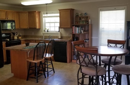Alexander Casa | Brand new refresh! Comfy & fabulous views! Near Asheville and Weaverville.