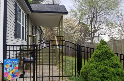 Alexander Casa | Brand new refresh! Comfy & fabulous views! Near Asheville and Weaverville.