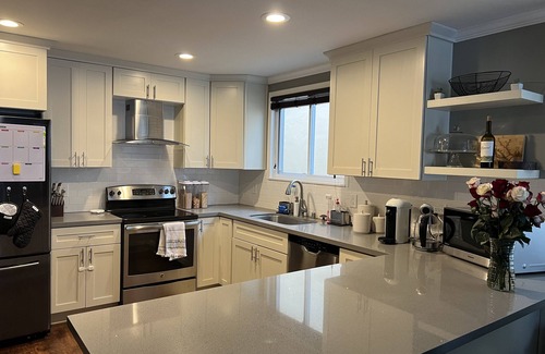 Westlake Casa | Brand New Remodeled Entire House w/ Parking