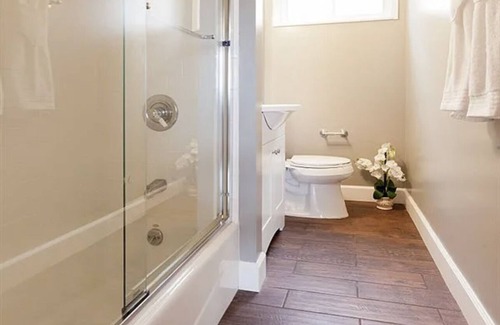Westlake Casa | Brand New Remodeled Entire House w/ Parking