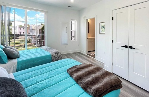 Kingman Park Cama Y Desayuno | Brand New Roomy Luxurious Unit