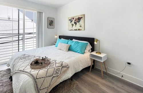 Kingman Park Cama Y Desayuno | Brand New Roomy Luxurious Unit