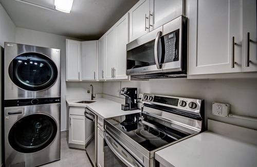 Greater Belhaven Apartamento | Brand new studio located in the Historic Downtown Jackson area!
