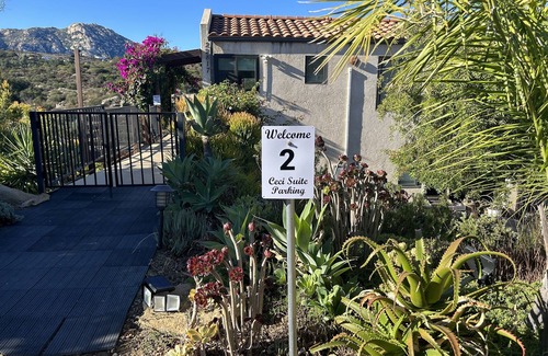 Lakeside Apartamento | Brand New Studio with Amazing Mountain Views! San Diego area Countryside.