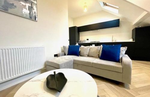Pontcanna Apartamento | Brand-New Stylish 2BR Duplex in Pontcanna Cardiff Modern & Cozy Stay