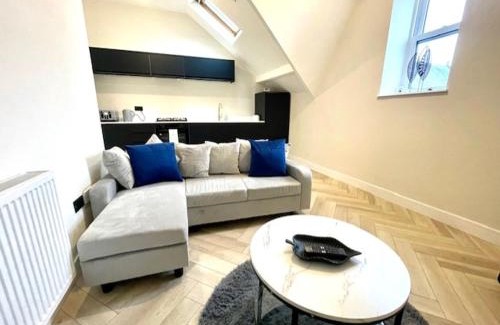 Pontcanna Apartamento | Brand-New Stylish 2BR Duplex in Pontcanna Cardiff Modern & Cozy Stay
