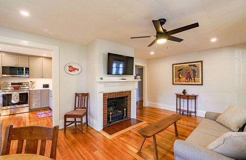 Camden Apartamento | Brand new!! Thoughtfully renovated ground floor apartment in downtown Camden.