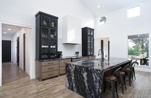 Sabinal Casa | Brand new Two Kitchens Pool Hot tub For 28