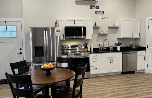 Chichester Apartamento | Brand new unit w/ firepit, centrally located, stylish, private and clean!