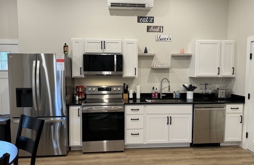 Chichester Apartamento | Brand new unit w/ firepit, centrally located, stylish, private and clean!