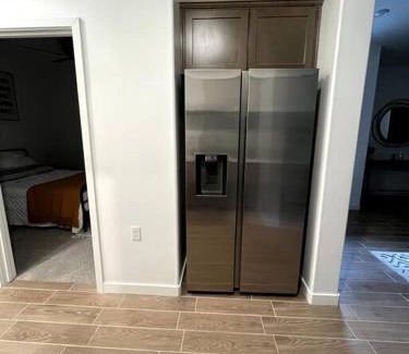 Pumpkin Center Apartamento | Brand New, Upscale 1BR 1BA Studio