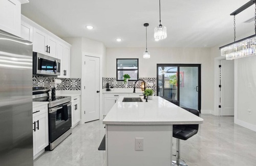 Centennial Casa | Brand New Vacation Home! 3/2
