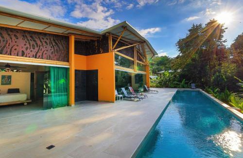 Quepos Casa | Brand New Villa Bambú with large pool near MA