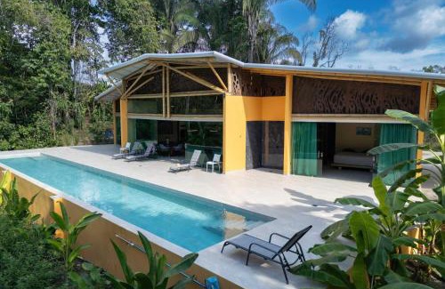 Quepos Casa | Brand New Villa Bambú with large pool near MA