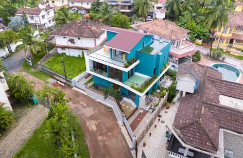 Fatona Casa | BRAND NEW VILLA LARGE POOL 5 STAR AMENITIES WALKING DISTANCE TO BEAUTIFUL BEACH