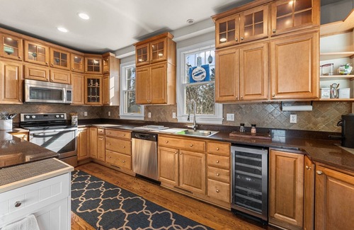 Mount Holly Casa | BRAND NEW waterfront Retreat in beautiful Montross, Virginia