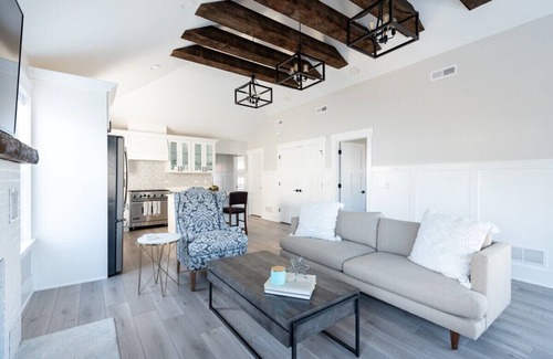 Williams Bay Casa | Brand New Williams Bay Stunner | 1/2 Mile to Lake |Firepit |Dogs Ok |Walk to town