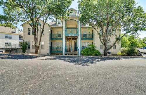 Table Rock Apartamento | Branson Condo with Screened Patio, Pool Access