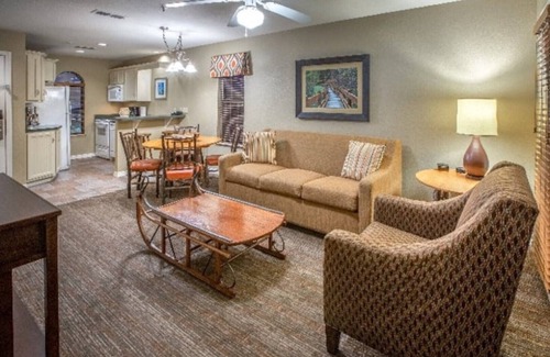 Branson Apartamento | Branson Fabulous 2BD /2BA – Pool and Full Kitchen