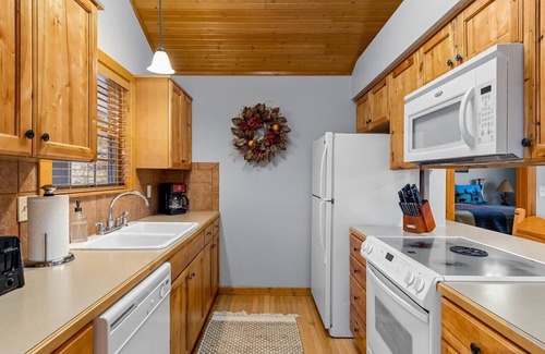 Reeds Spring Cabina | Branson Family Cabin - Resort Access, Fish & Golf, Close to SDC and the Strip