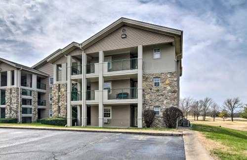 Branson Apartamento | Branson Resort Condo with Scenic Patio and Pool Access