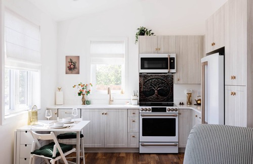 Campbell River Casa | Brass Apple Cottage, Brass Apple Cottage - brand new in Campbell River