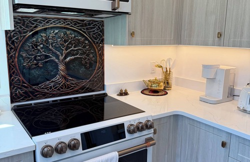 Campbell River Casa | Brass Apple Cottage, Brass Apple Cottage - brand new in Campbell River