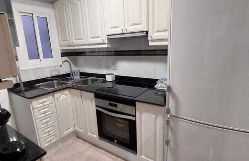 Santa Coloma de Gramenet Apartamento | Bravaholidays-831-fabra. Muy Céntrico, Moderno y Bien Equipado. Aire y Wifi