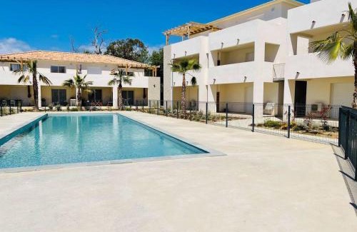 Bravone Apartamento | BRAVONE 135- T4- Piscine en résidence- pieds dans l'eau- clim-wifi
