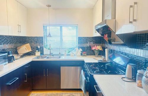 Fullerton Villa | Brea Mall romantic two-bedroom house
