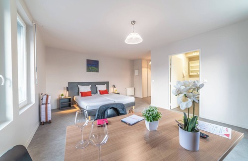 Aubervilliers Hotel | Break And Home La Maison des Chercheurs
