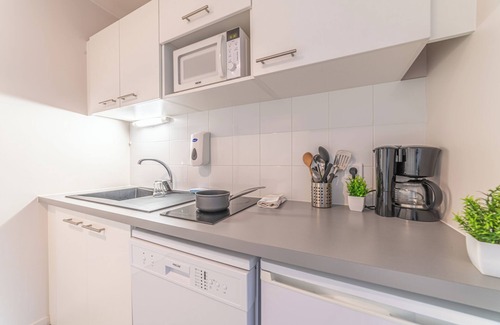 Aubervilliers Hotel | Break And Home La Maison des Chercheurs