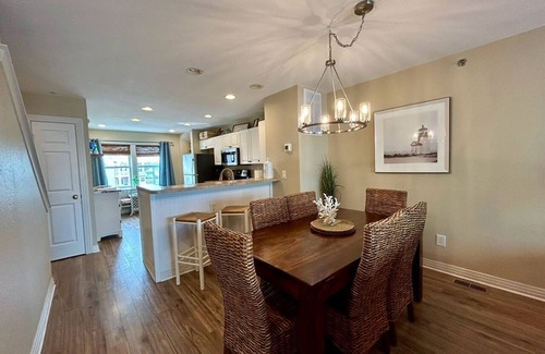 Bermuda Bay Condominio | Break Time 3 BR, 3.5 Bath, Mini-Waterpark, Pool, Gym, Linens Provided Sleeps 7