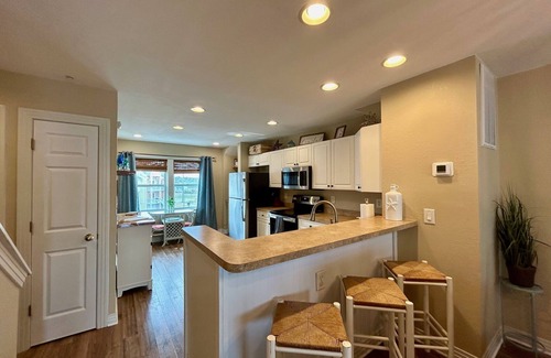 Bermuda Bay Condominio | Break Time 3 BR, 3.5 Bath, Mini-Waterpark, Pool, Gym, Linens Provided Sleeps 7