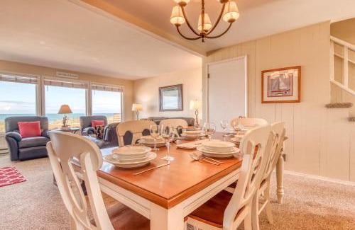 Neskowin Casa | Breakers Beach House 5 - Meredith Lodging