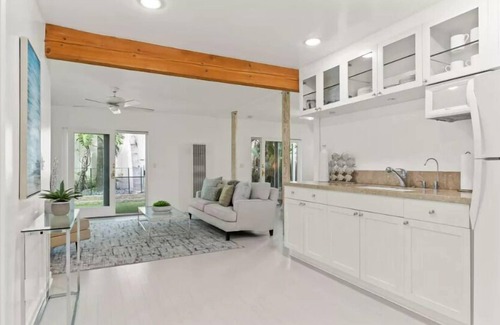 Ventura Casa | Breakers by the Beach - 1 minute walk to beach