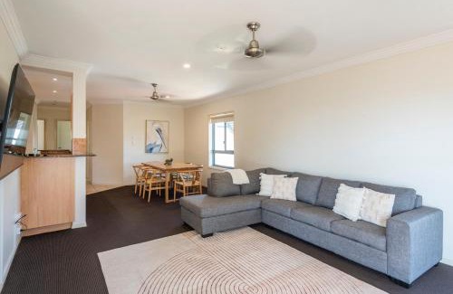 Yamba Casa | Breakers Unit 1 8 - LJHooker Yamba