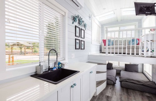 Apple Valley Apartamento | Breakfast at Tiffany's