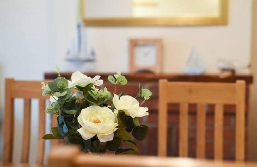 Fareham Casa | Breakfast With A View Free Parking and Water Access