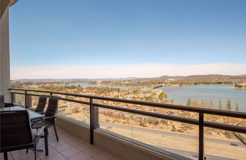 City West Apartamento | BreakFree Capital Tower
