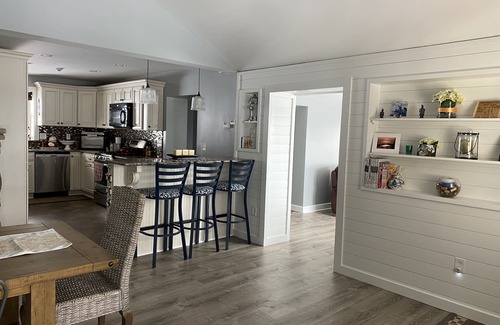 Teall Beach Casa | Breath taking lake view rental just minutes away from Seneca lake wineries!