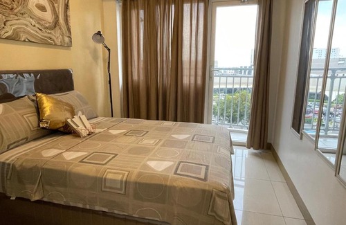 Las Pinas Apartamento | Breathing Space Staycation at South Residences Las Piñas 2 BR